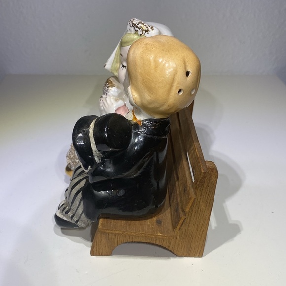 Vintage 50’s Kissing Wedding Couple on Bench Salt & Pepper Shakers - Picture 6 of 11